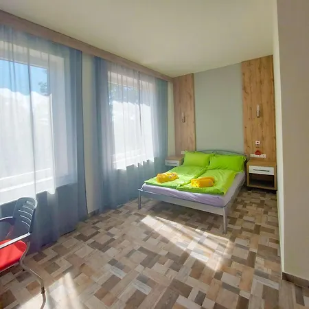 Residenz ホステル ヴェセンドルフ